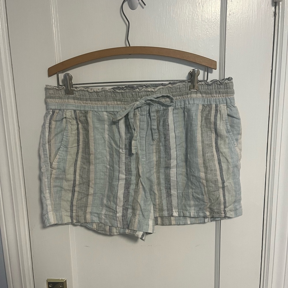 LOFT Blue and Gray Cargo Shorts Relaxed Fit